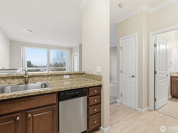 4th image of 225 Logan Avenue S #317