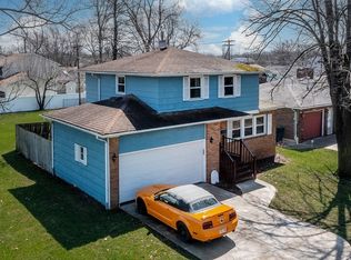 91 Cottonwood Dr, Williamsville, NY 14221
