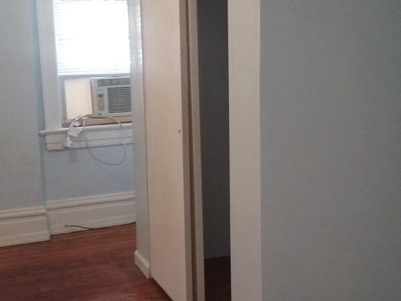 4th image of 4111 Botanical Ave #A