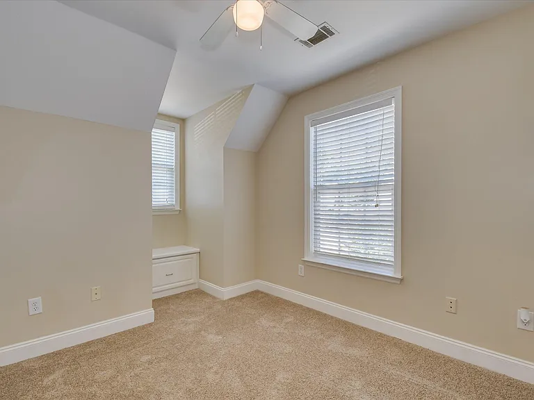 929 Sawbuck Way — Photo 26