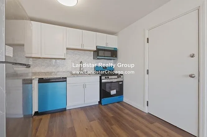 3846 25th Ave #5 — Photo 2