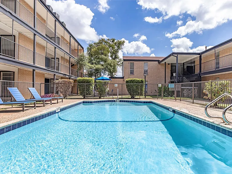 6008 N Lamar Blvd #204 — Photo 18