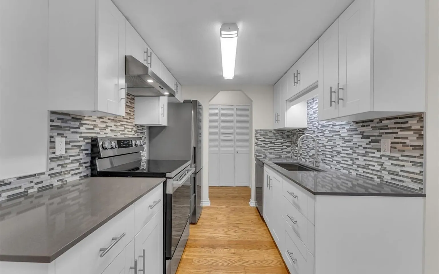 1641 Woodland Dr #104 photo 1