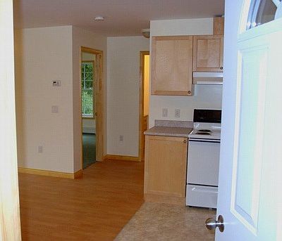 5th image of 248 S Windsor St #8