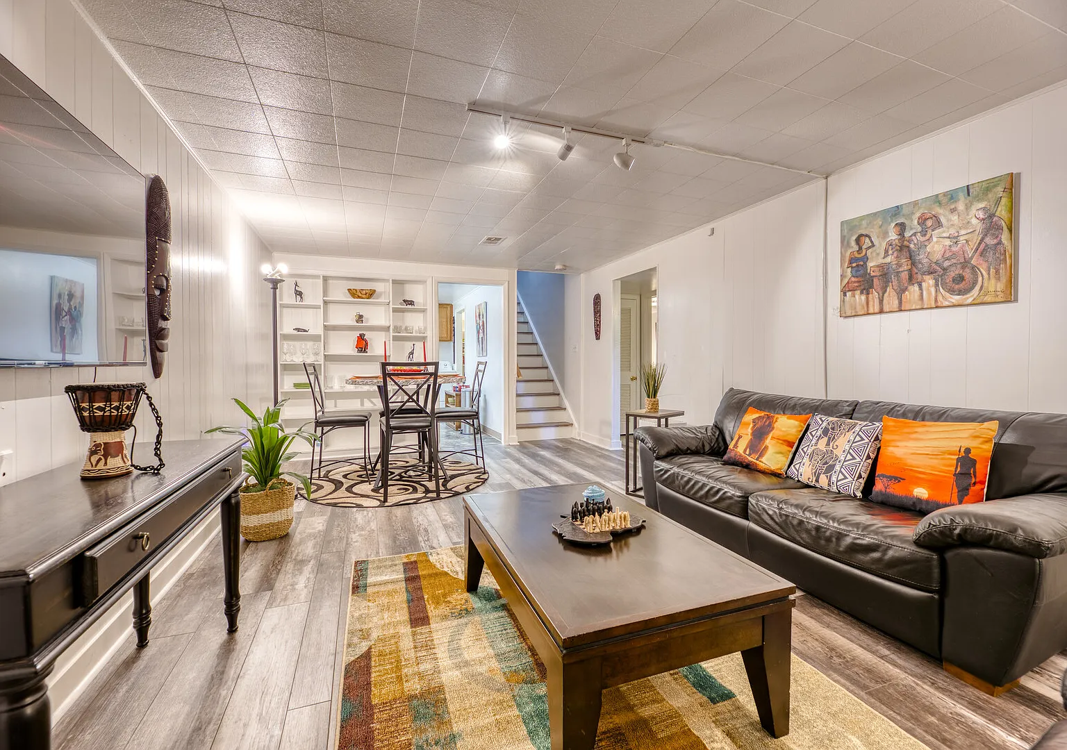 Suite35B_Self-contained Furnished Monthly rental — Photo 1
