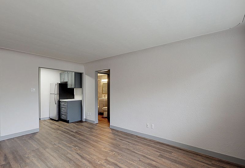 1st image of 800 N Cherry St #9