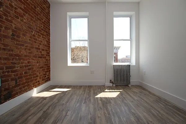 Rented by Nooklyn NYC LLC | media 12