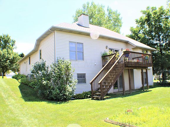 4th image of 1 Brook Run Ct