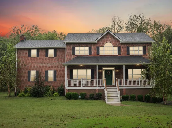 1090 Bledsoe Dr, Castalian Springs, TN 37031