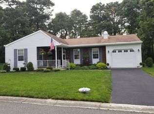 14 Greenleaf St, Manchester Township, NJ 08759