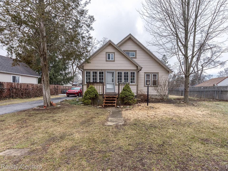1st image of 3165 Fisher Ave