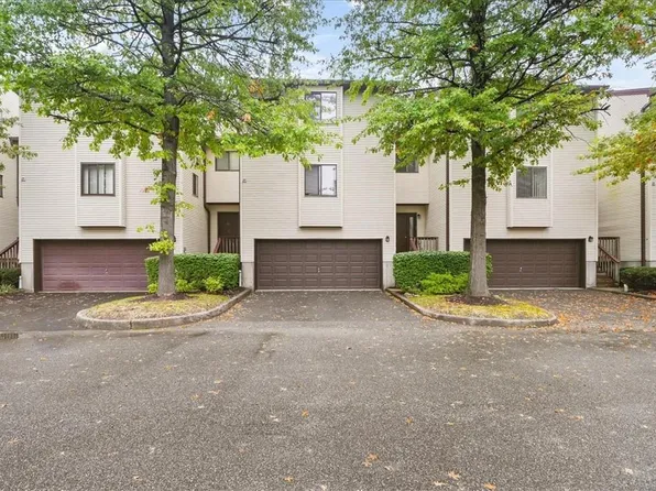 12 Kevin Court, Nanuet, NY 10954