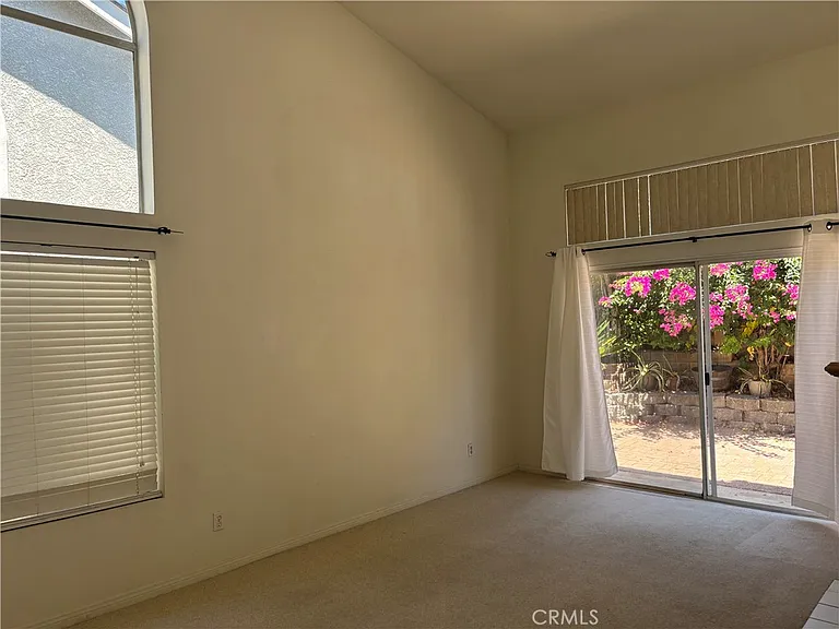 928 Lotus Cir — Photo 6