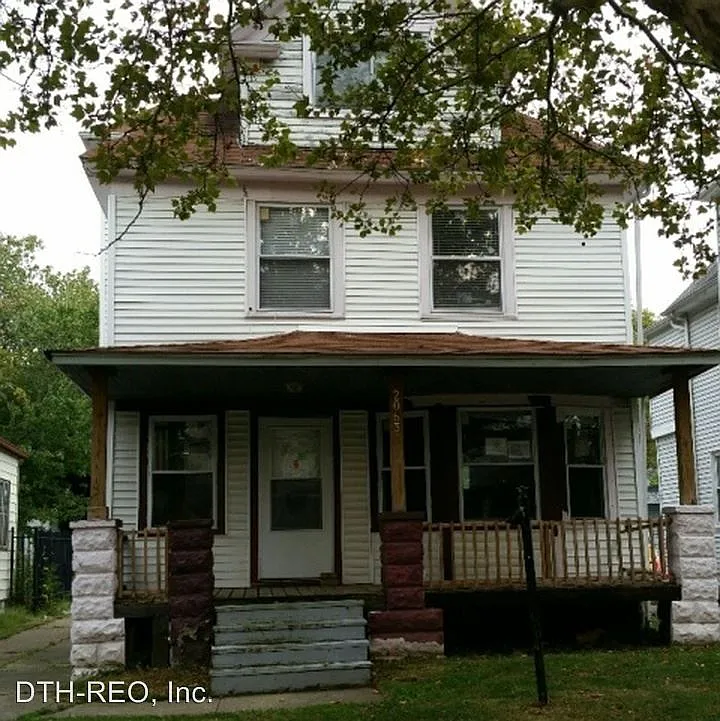 2063 W 87th St photo 1
