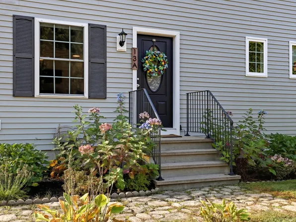 13 Juanita Avenue #A, Raymond, NH 03077