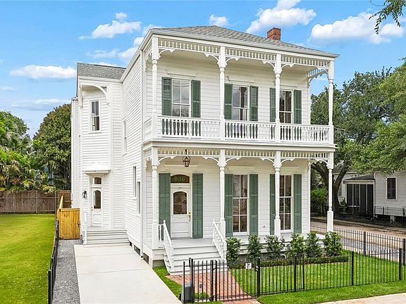 2nd image of 936 Arabella St