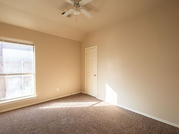 3rd image of 515 Starling Dr
