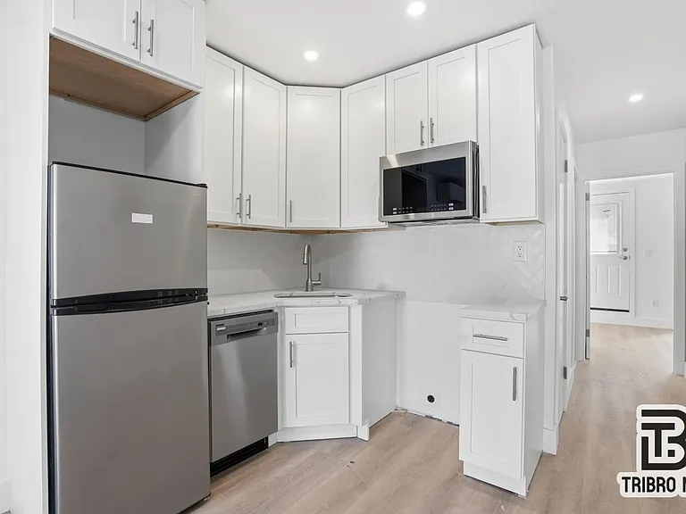 384 S 3rd St #2C — Photo 2