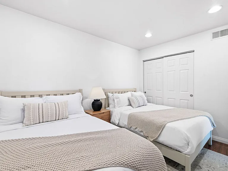 14225 Mango Dr — Photo 36