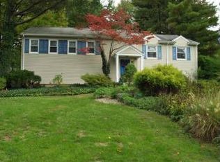 4 Tamarack Rd, Edison, NJ 08820