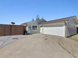 250 Lassen Ct, Hollister, CA 95023