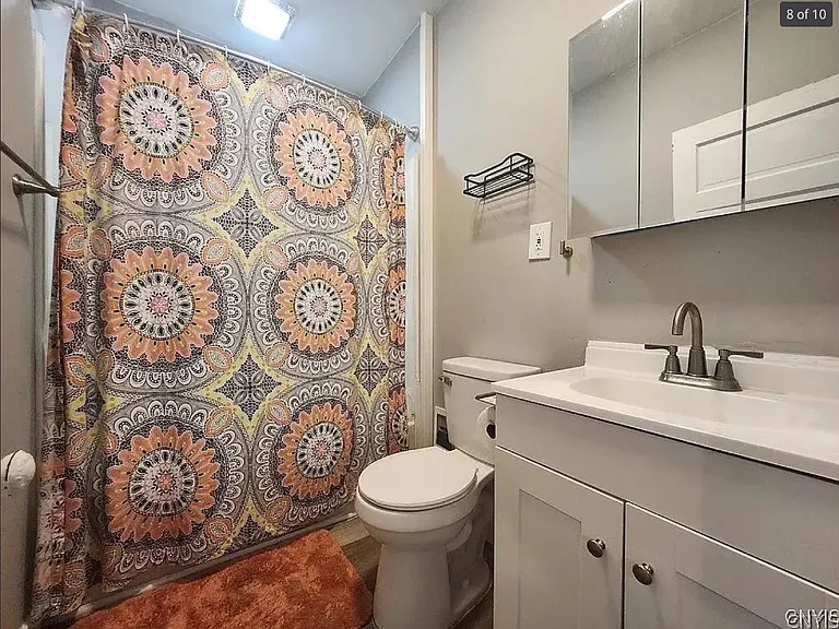 718 Clarendon St #2 — Photo 8