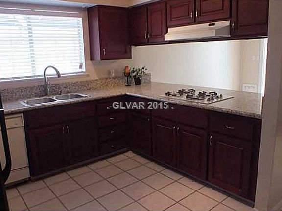 3rd image of 4915 Powell Ave