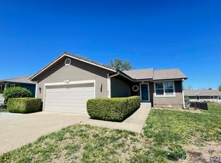 7328 SW 27th St, Topeka, KS 66614