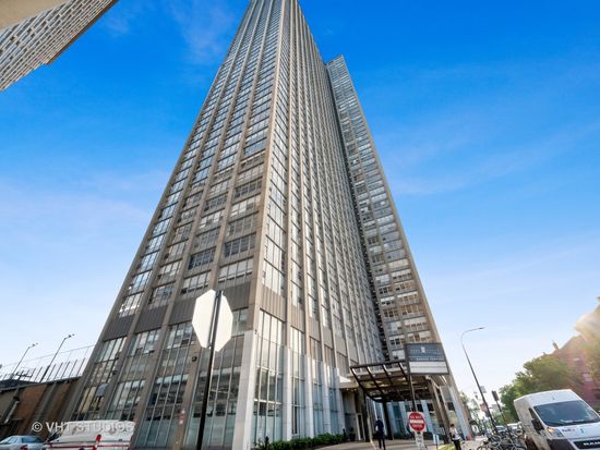 655 W Irving Park Rd APT 5202, Chicago, IL 60613