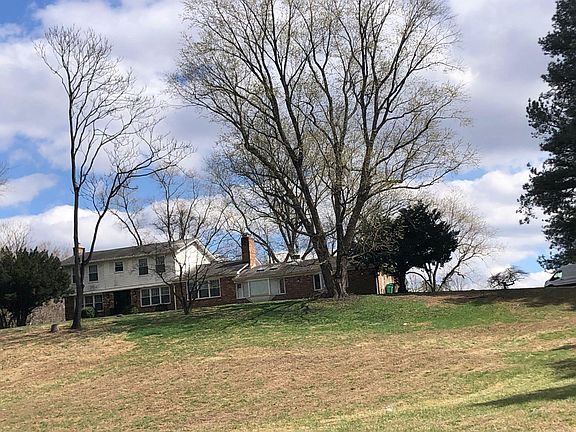 2nd image of 6408 Pond Dr