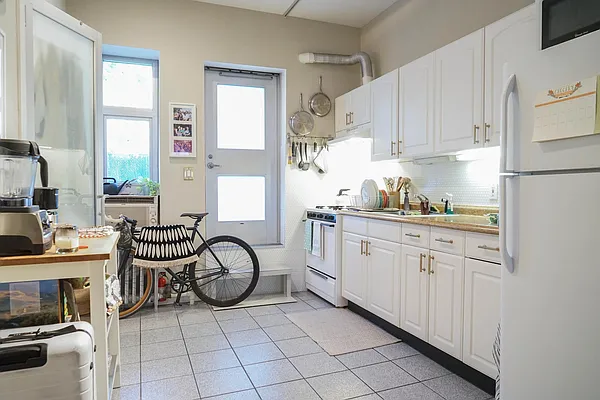 Rented by Triplemint | media 14