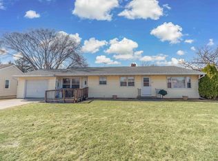 313 S Main St, Juneau, WI 53039