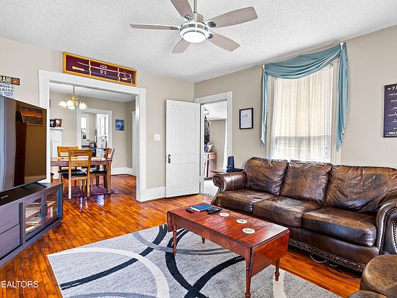 2nd image of 631 Pin Hook Rd