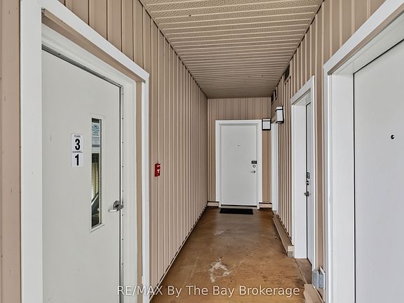 2nd image of 5 Spooner Cres #311