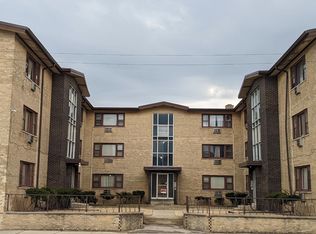 8700 S Paxton Ave #F2, Chicago, IL 60617