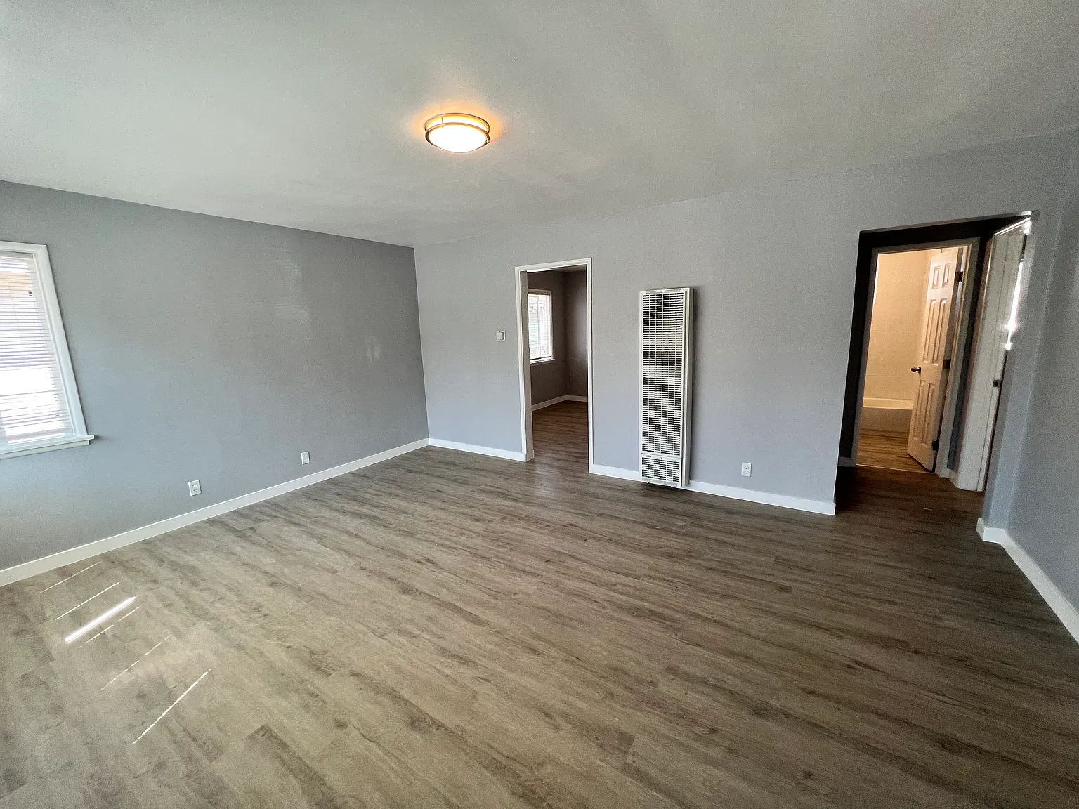 2 bed, 900 sqft, $2,395 — Photo 2