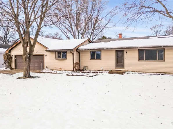 15530 W Wildwood Ct, Libertyville, IL 60048