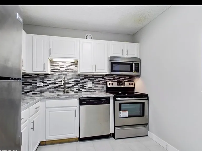 10 E Ontario St #3703 — Photo 7