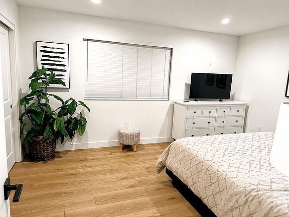 3rd image of 5007 1/2 W 131st St