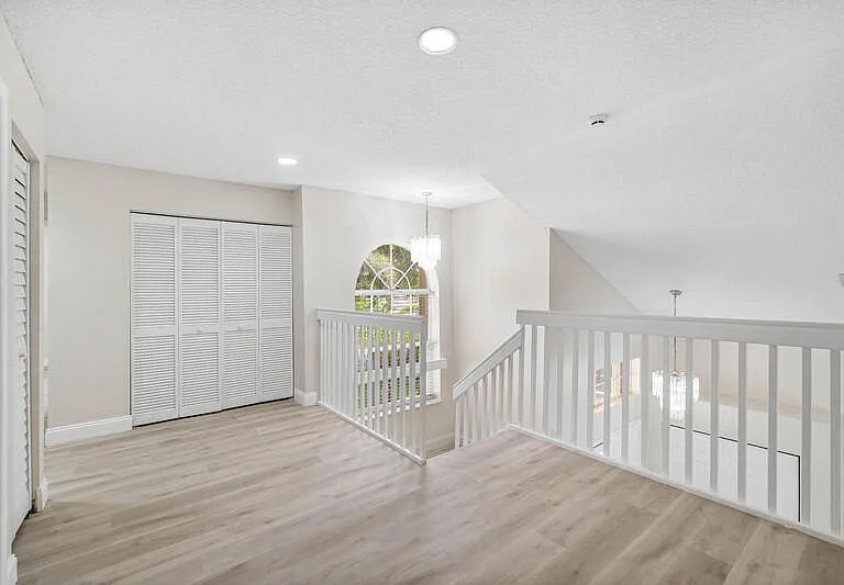 10425 Buena Ventura Dr — Photo 8
