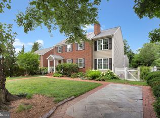 1200 N Illinois St, Arlington, VA 22205