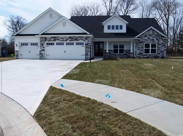 1388 Dixon Pl, Huntertown, IN 46748