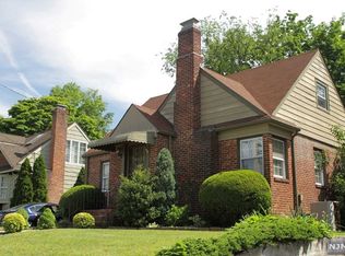 12-35 12th St #1X, Fair Lawn, NJ 07410