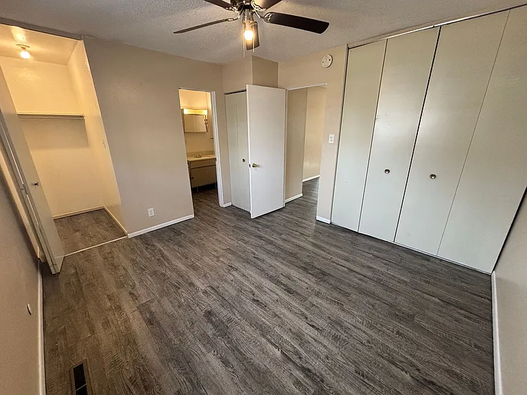 Taylor St Apartment — Photo 38