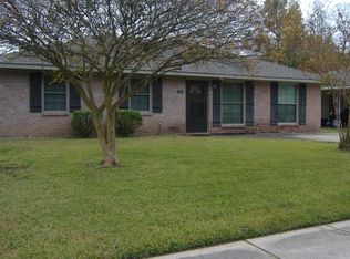 1228 Roundhill Dr, Baton Rouge, LA 70810