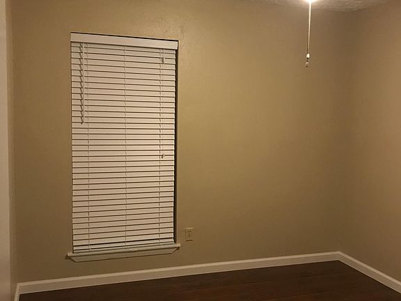 2nd image of 722 Leicester Ln
