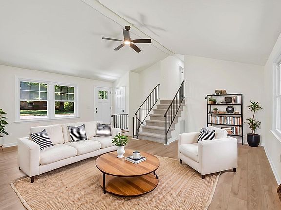 4th image of 406 Chuckwood Dr