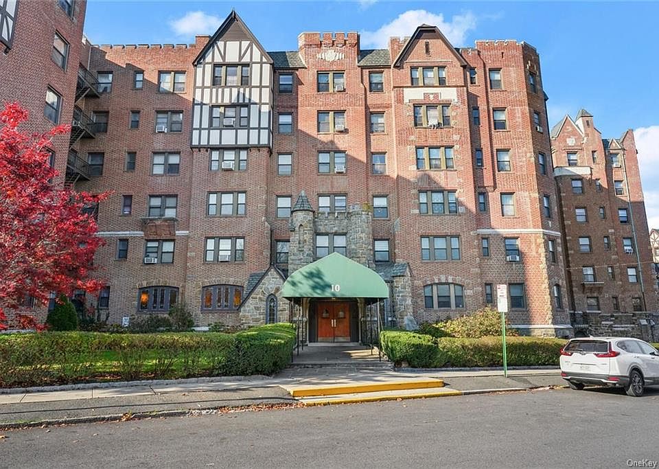 1st image of 10 Nosband Ave APT 5A