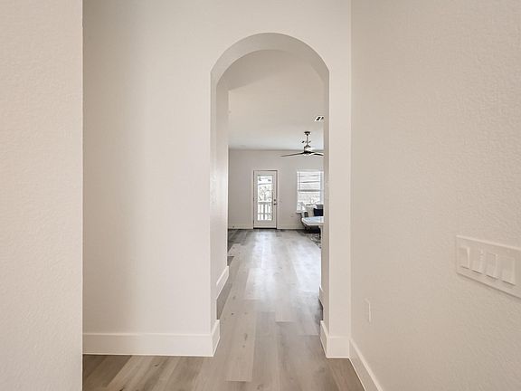 3rd image of 4812 Oldfort Hill Dr