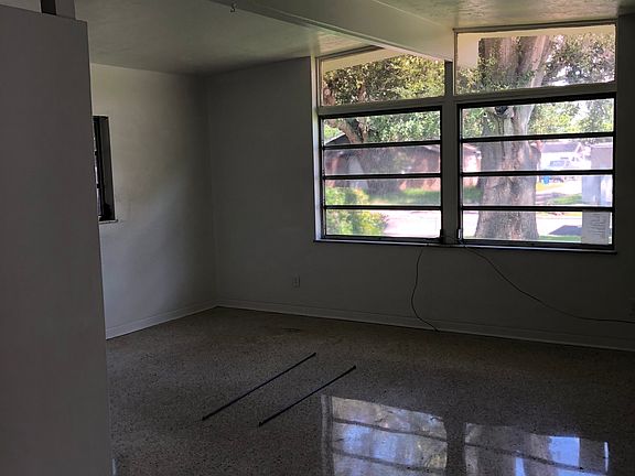 3rd image of 878 48th Ave N